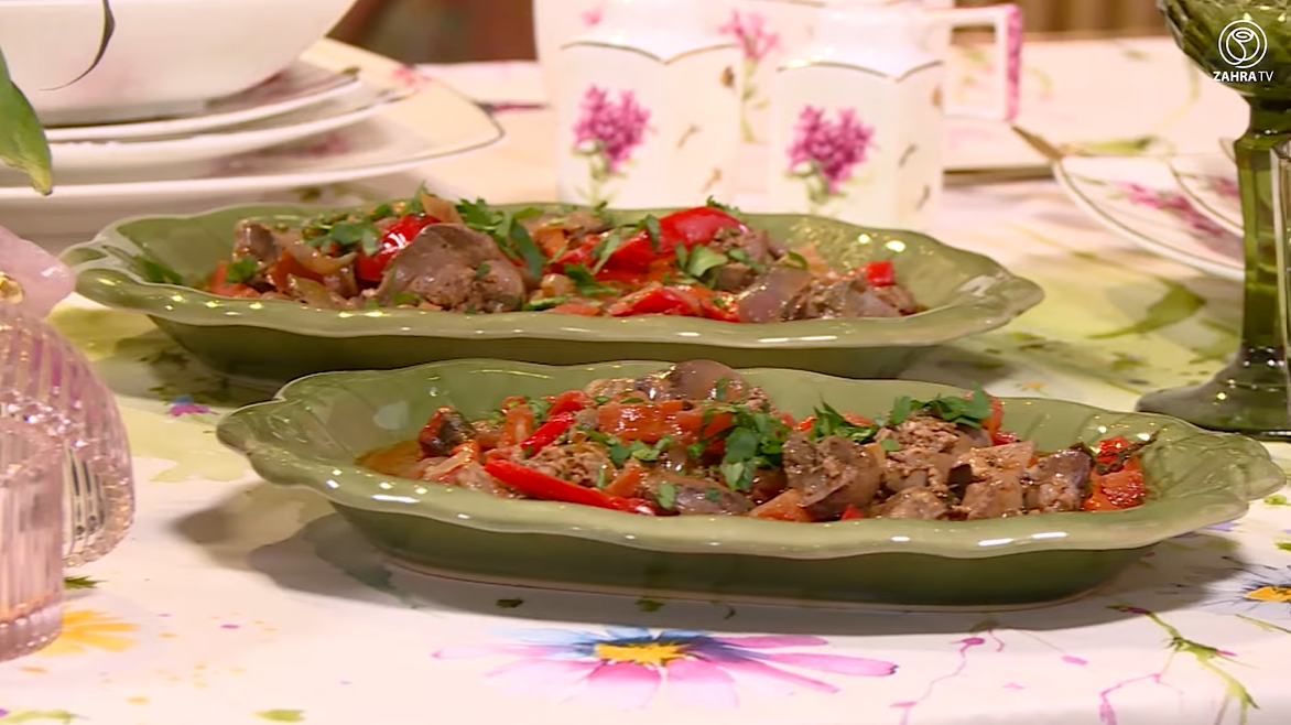 كبدة بالبصل و الطماطم