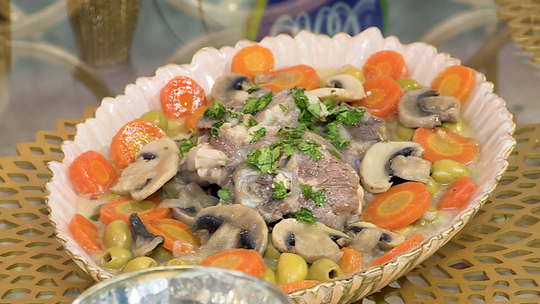 طاجين الزيتون محمر