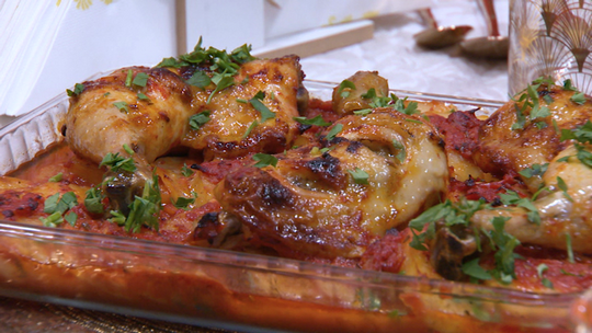 بطاطا مشرملة بأفخاذ الدجاج