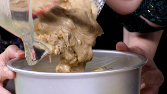 كعكة بالتمر والجوز