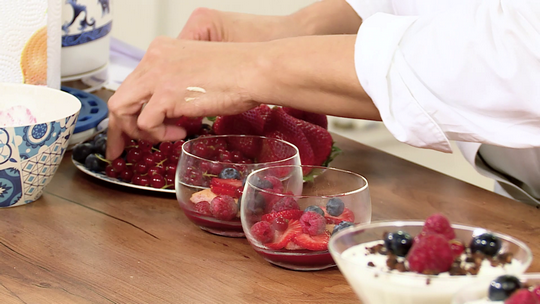 تيراميسو بالفواكه الحمراء