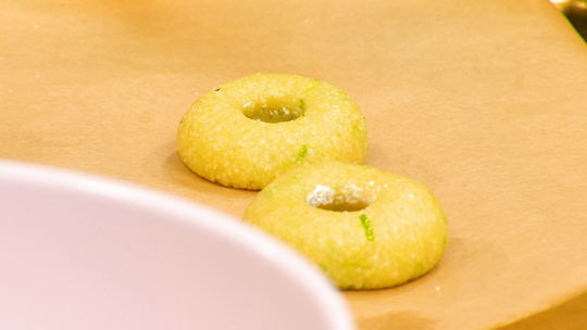 مقروط اللّوز (تاج العروسة)