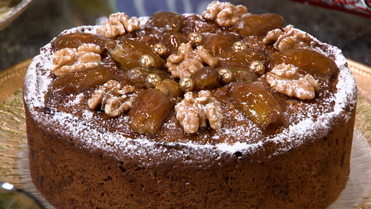 كعكة بالتمر والجوز