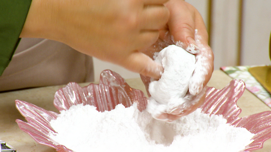 مقروط اللّوز (تاج العروسة)