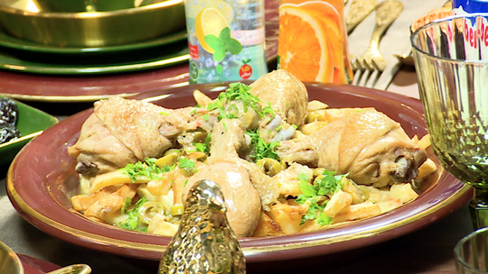 كباب بالدجاج والزيتون الأخضر