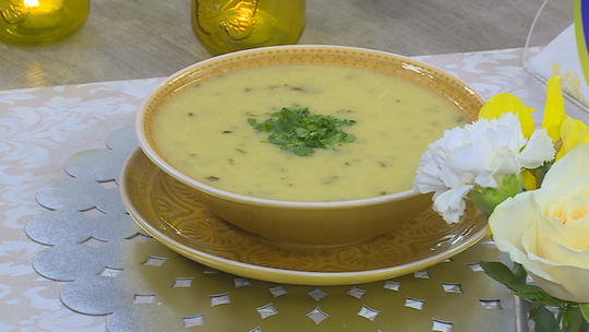 شوربة بيضاء بالدجاج