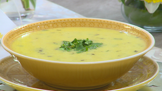 شوربة بيضاء بالدجاج