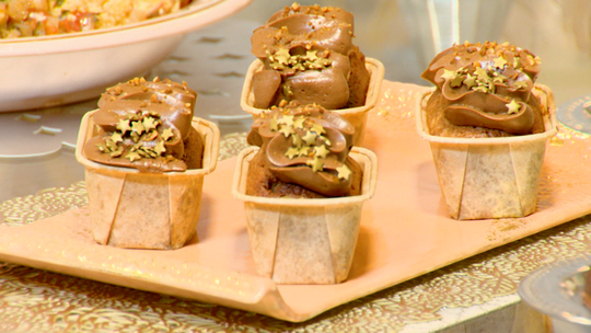 كب كيك بكريمة الشوكولاطة