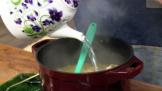 كباب بالدجاج والزيتون الأخضر