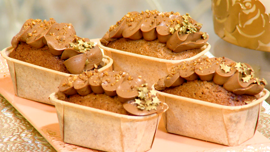 كب كيك بكريمة الشوكولاطة