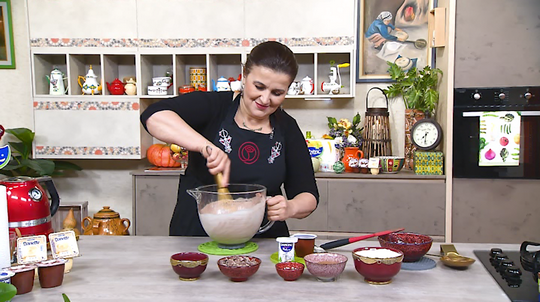 كعكة بكريمة الشوكولاطة