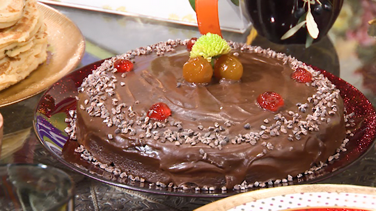 كعكة بكريمة الشوكولاطة