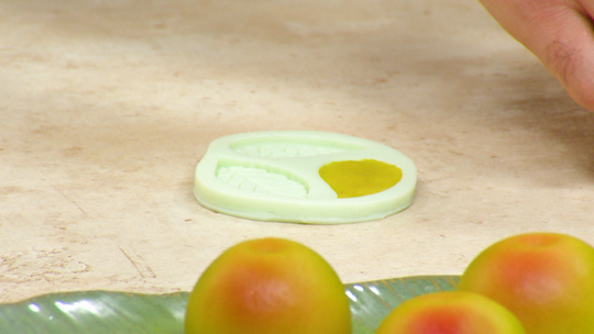 حلوة التفاح