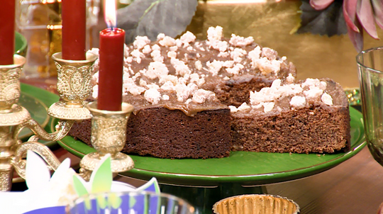 كعكة بالقسطل المثلج