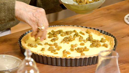 فلان بكريمة الزبيب المُجفف