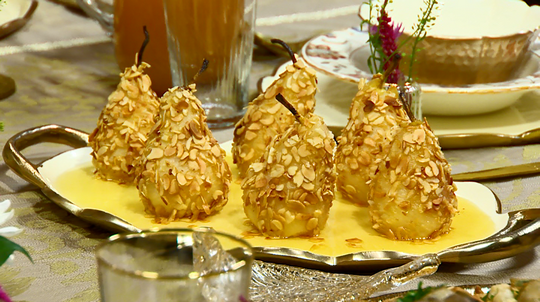 تحلية الإجاص برقائق اللوز