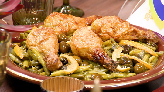 لوبيا خضراء بالزيتون البنفسجي