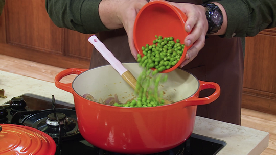 دولمة قرنون بالصلصة الحمراء