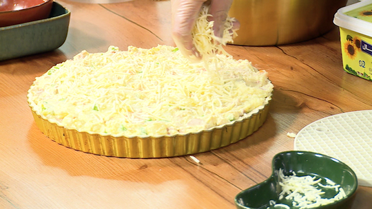 تارت مالحة بالخضر والدجاج