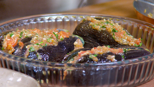 باذنجان محشي بالخضر