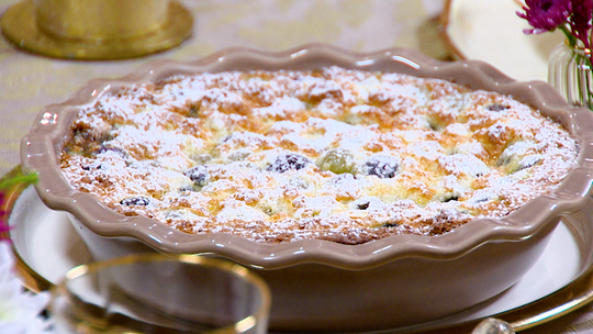 كلافوتي بالعنب