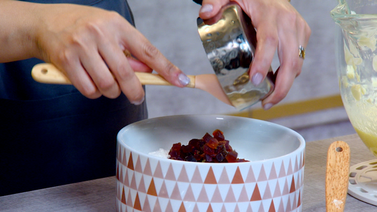 كيك بالفواكه الجافة