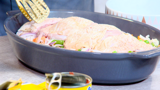 طبق الدجاج بالخضر