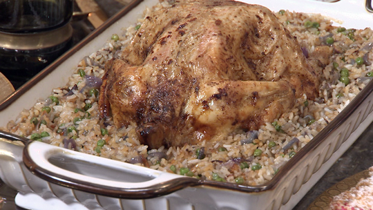 أرز بالخضر والدجاج المحمر