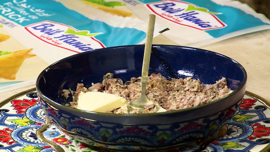 بوراك بالسردين المعلب