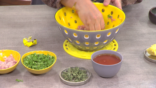 شوربة فريك بكريات الدجاج