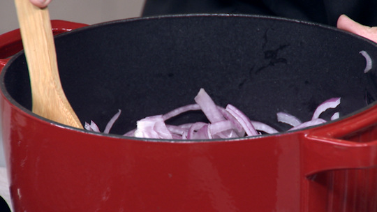 أرز بالخضر والدجاج المحمر