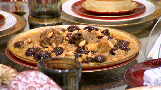 طاجين اللحم بالبرقوق