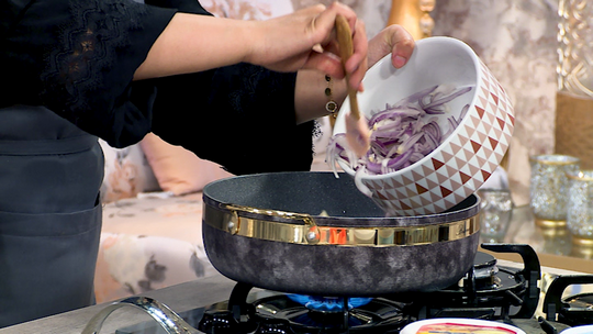 طاجين الزيتون محمر