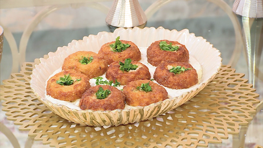 دونات الدجاج بصلصة الفطر