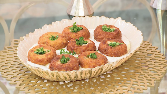 دونات الدجاج بصلصة الفطر