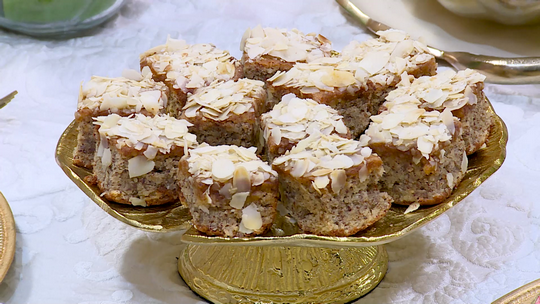 قطع اللوز