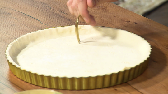 تارت مالحة بالخضر والدجاج