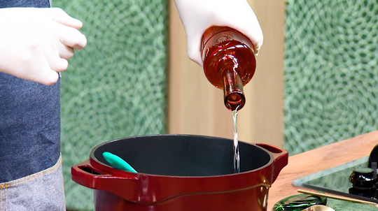 لوبيا خضراء بالزيتون البنفسجي