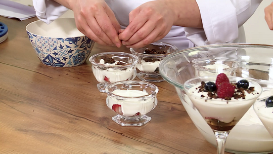 موس الشوكولاطة البيضاء والكرامبل