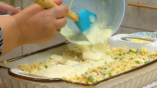 غراتان المعكرونة بصلصة البيشاميل والدجاج