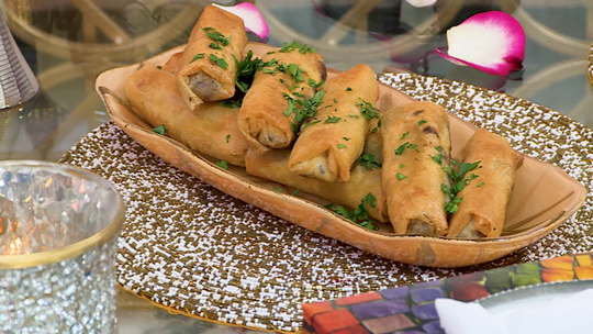 بوراك باللحم المفروم وصلصة البيشاميل