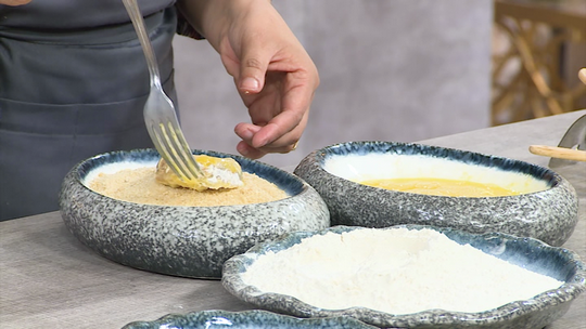 دونات الدجاج بصلصة الفطر