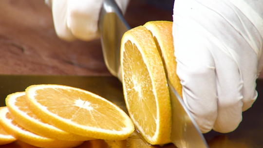 الكعكة المقلوبة بالبرتقال