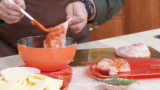 بطاطا مشرملة بأفخاذ الدجاج