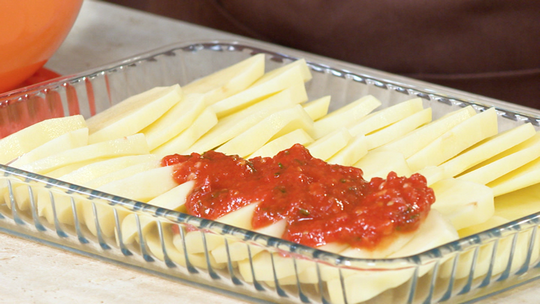 بطاطا مشرملة بأفخاذ الدجاج