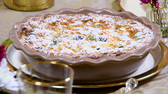 كلافوتي بالعنب